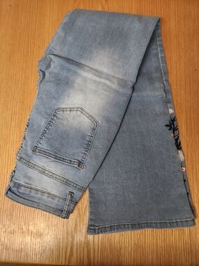 Light Blue Men's Jeans with Subtle Fade
